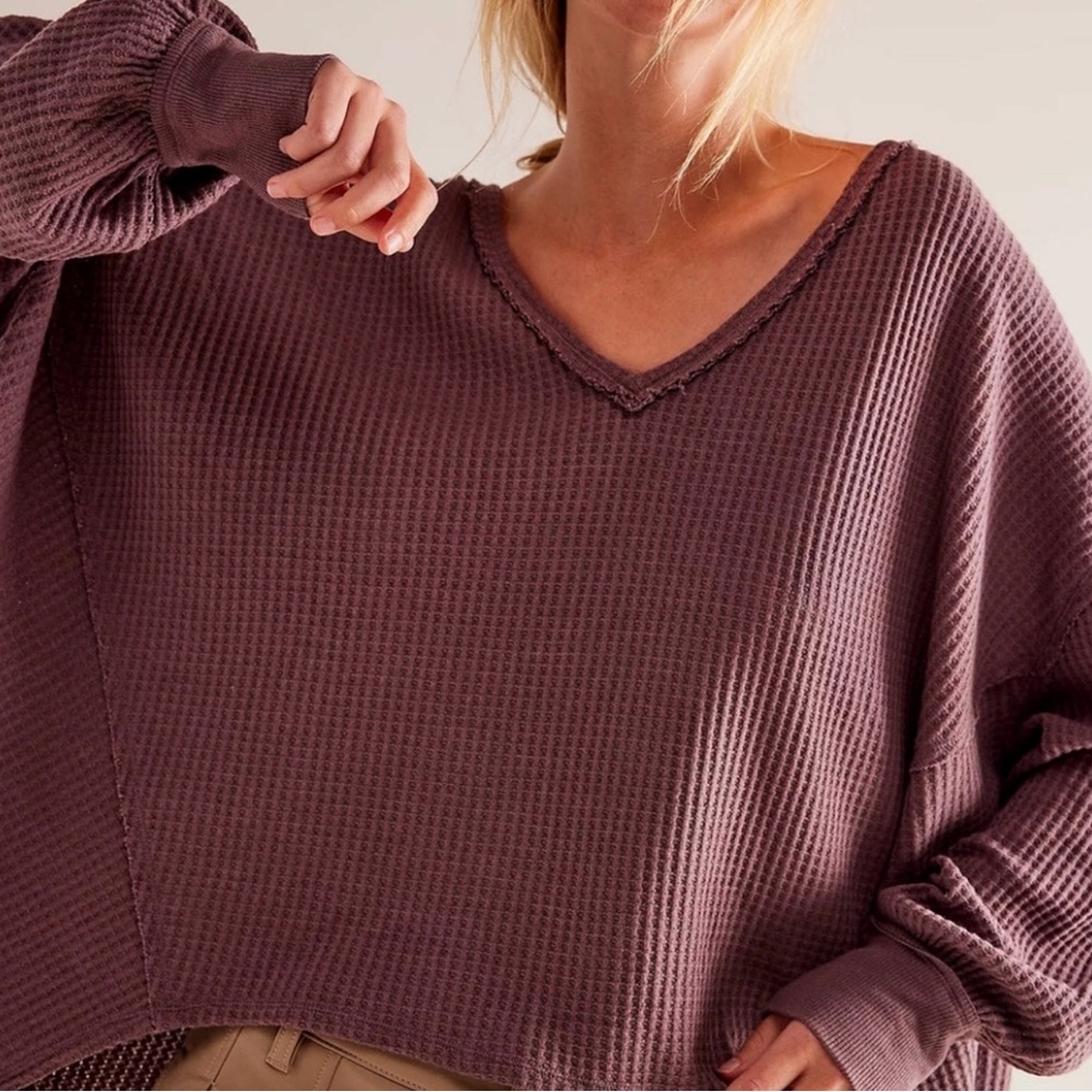 Waffle-Knit V-Neck Women's Sweater in Mauve